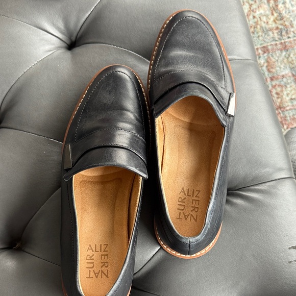 Naturalizer Navy Suede Penny Loafers with Brown Trim - Picture 7 of 7